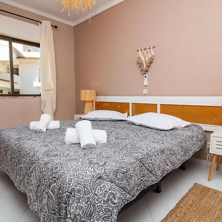 아파트 One-bedroom In Old Town With Pool *