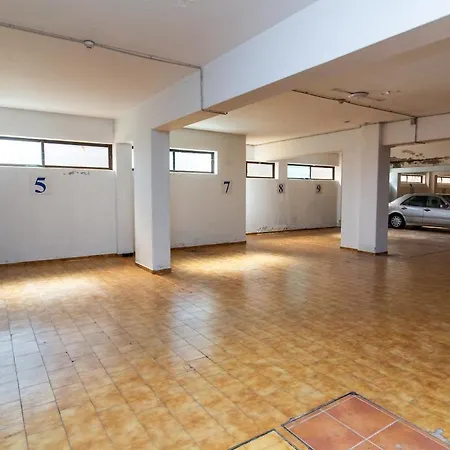 아파트 One-bedroom In Old Town With Pool *