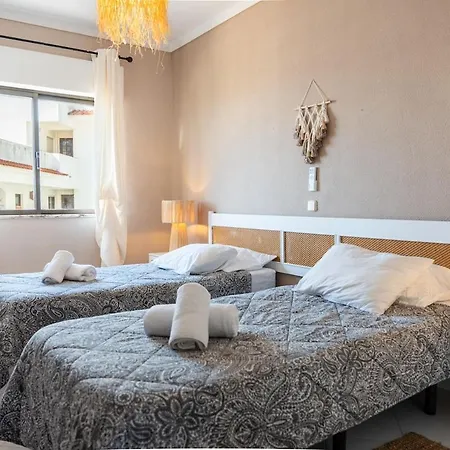 아파트 One-bedroom In Old Town With Pool 알부페이라
