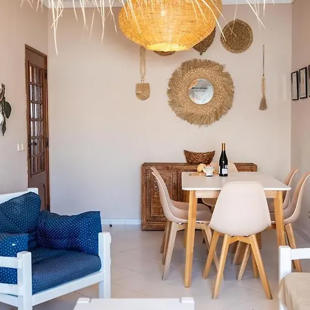 One-bedroom In Old Town With Pool 아파트 알부페이라