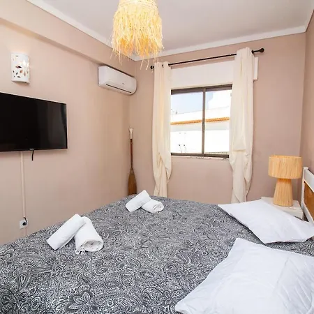 One-bedroom In Old Town With Pool * 알부페이라