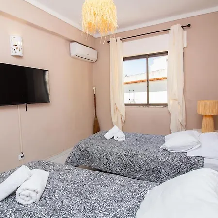 One-bedroom In Old Town With Pool