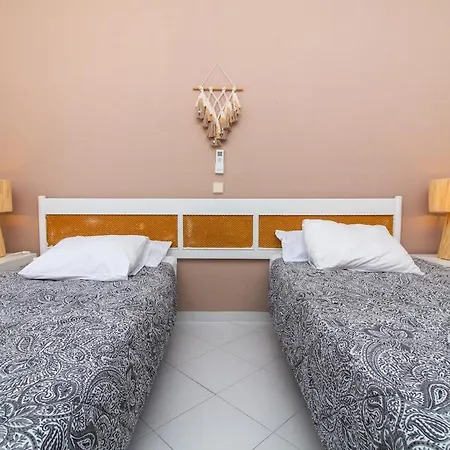 One-bedroom In Old Town With Pool 아파트 *