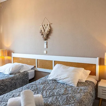 One-bedroom In Old Town With Pool * 알부페이라