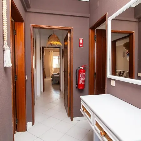 One-bedroom In Old Town With Pool 아파트 알부페이라