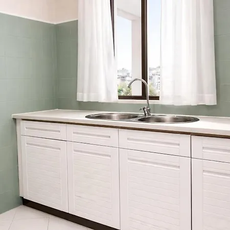 One-bedroom In Old Town With Pool 아파트 *