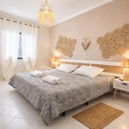 Apartment One-bedroom In Old Town With Pool