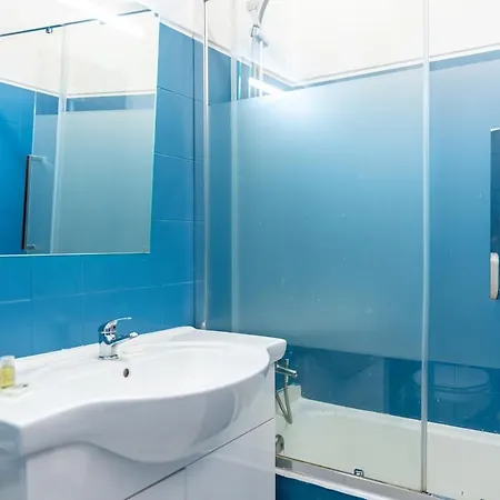 아파트 One-bedroom In Old Town With Pool *