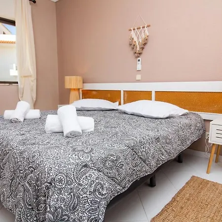 아파트 One-bedroom In Old Town With Pool *