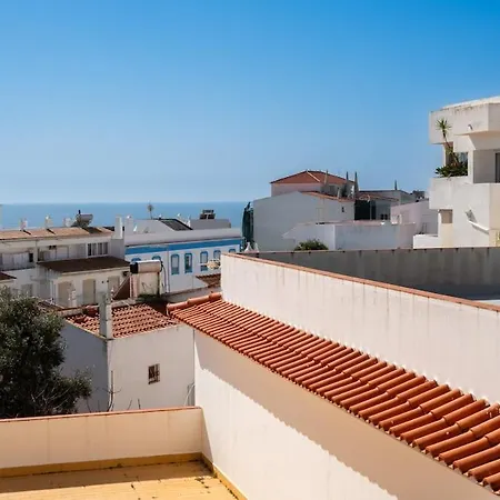 아파트 One-bedroom In Old Town With Pool *