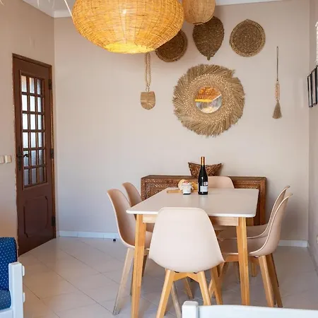 아파트 One-bedroom In Old Town With Pool