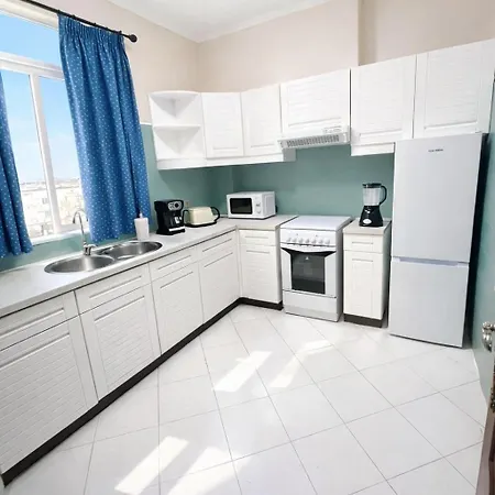 아파트 One-bedroom In Old Town With Pool *