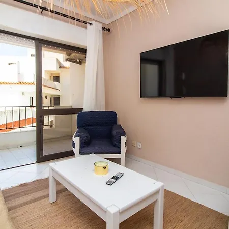 One-bedroom In Old Town With Pool Apartment *