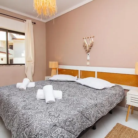 아파트 One-bedroom In Old Town With Pool *